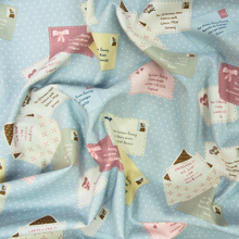 Lade das Bild in den Galerie-Viewer, Reststück 40cm: Gütermann WITH LOVE Collection Postkarte Motiv Baumwollstoff hellblau (Col. 276)