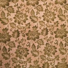 Lade das Bild in den Galerie-Viewer, Zweigart Blätterranke Motiv Baumwollstoff in natur/grün