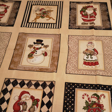 Lade das Bild in den Galerie-Viewer, Zweigart Weihnachtsmann und Schneemann Baumwoll-Panel in beige/bunt