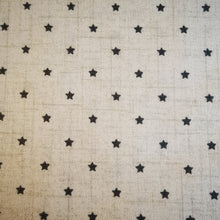 Lade das Bild in den Galerie-Viewer, Zweigart Mini-Sterne Motiv Baumwollstoff