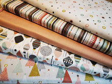 Lade das Bild in den Galerie-Viewer, Zweigart Girlanden Motiv Baumwollstoff in weiß/bunt