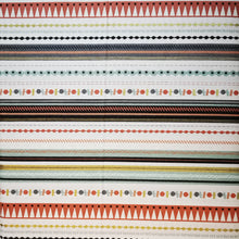 Lade das Bild in den Galerie-Viewer, Zweigart Girlanden Motiv Baumwollstoff in weiß/bunt