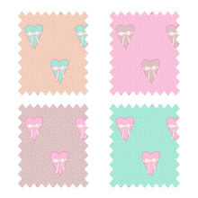 Lade das Bild in den Galerie-Viewer, Gütermann WITH LOVE Collection Herz mit Schleife Motiv Baumwollstoff