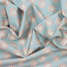 Lade das Bild in den Galerie-Viewer, Gütermann WITH LOVE Collection Blumenkranz Motiv Baumwollstoff