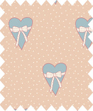 Lade das Bild in den Galerie-Viewer, Gütermann WITH LOVE Collection Herz mit Schleife Motiv Baumwollstoff