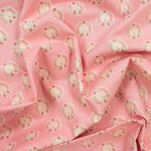 Lade das Bild in den Galerie-Viewer, Gütermann WITH LOVE Collection Blumenkranz Motiv Baumwollstoff