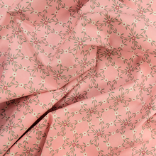 Lade das Bild in den Galerie-Viewer, Gütermann WITH LOVE Collection Blumenmuster Motiv Baumwollstoff