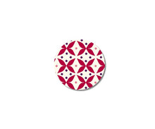 Lade das Bild in den Galerie-Viewer, Gütermann Stoffknopf 4er-Pack (2,3cm) FENTON HOUSE Collection mit geometrischen Blumen in rot/lila/weiß
