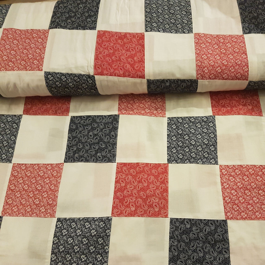 Ornament Patchwork Baumwollstoff in blau/rot/weiß
