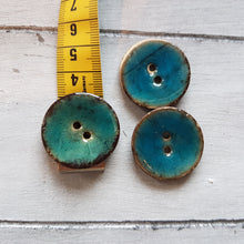 Lade das Bild in den Galerie-Viewer, Knopf aus Keramik glasiert (3,0cm) rund
