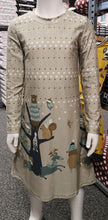 Lade das Bild in den Galerie-Viewer, Stenzo Wintertiere Motiv Jersey in taupe/bunt
