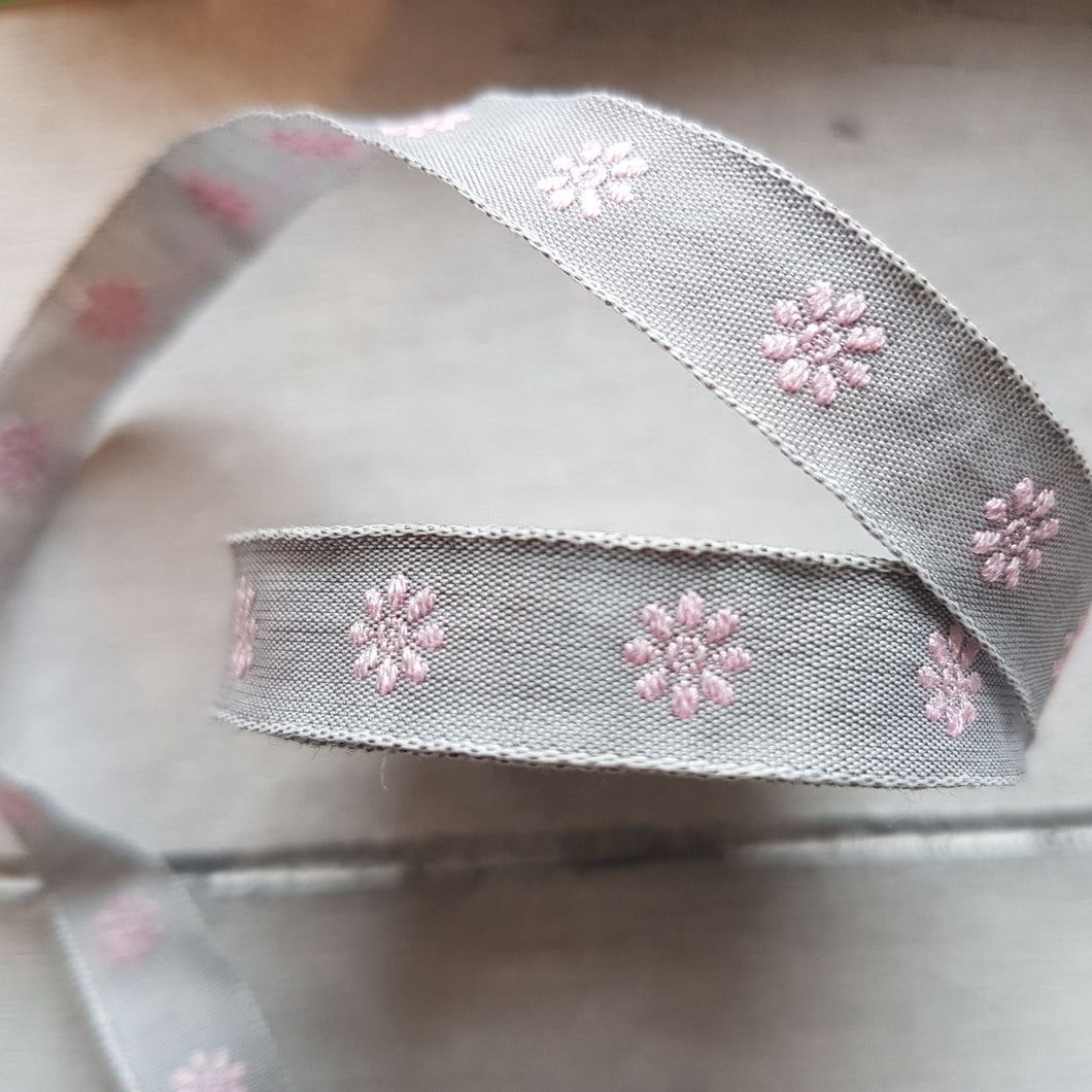 Westfalenstoffe Blümchen Motiv Webband (12mm) in grau/rosa