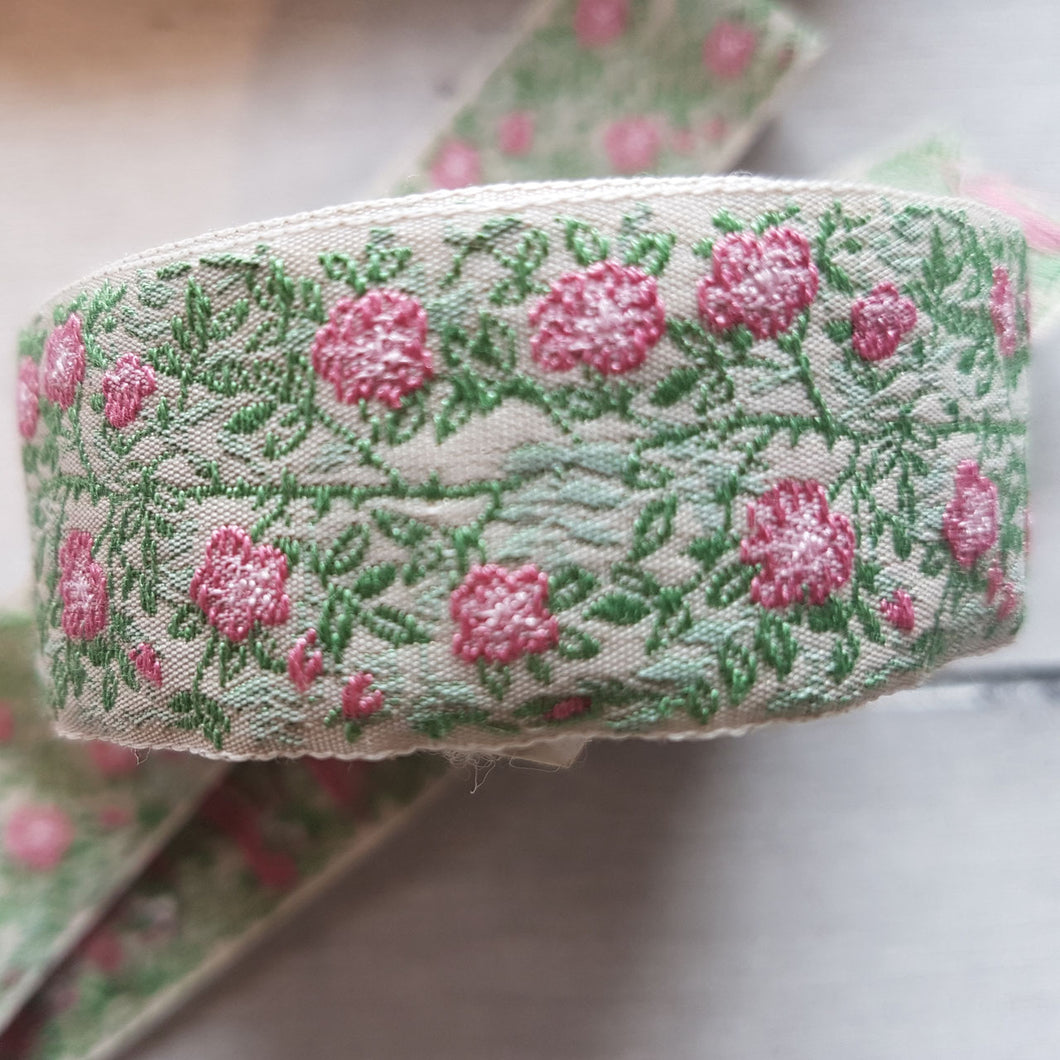 Westfalenstoffe Kleine Heckenrose Motiv Webband (25mm) in natur/rosa/grün