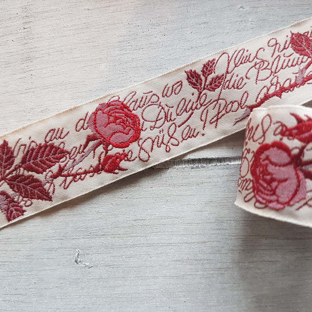 Westfalenstoffe Gedicht mit Rosen Motiv Webband (27mm) in natur/bordeaux